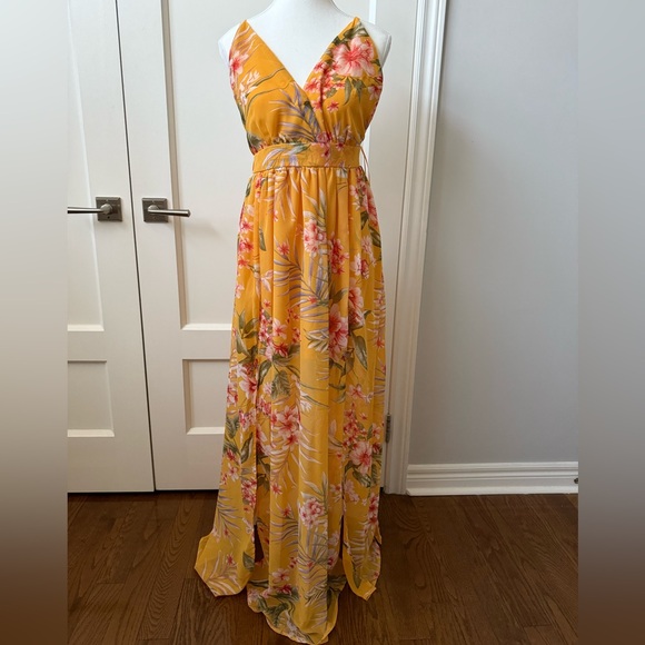 Revamped Dresses & Skirts - Revamped Yellow Floral V-Neck Maxi Dress